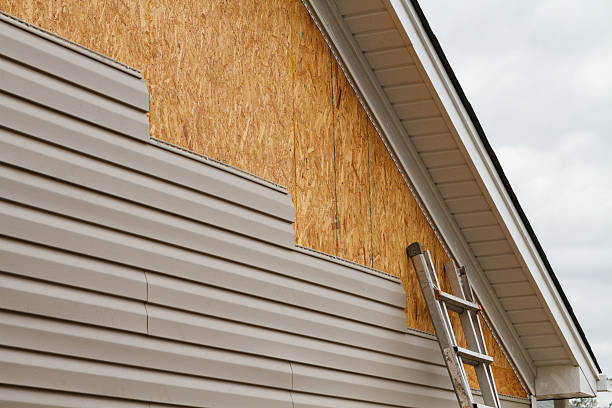 24/7 Emergency Siding Repair experts in Wedgefield, FL